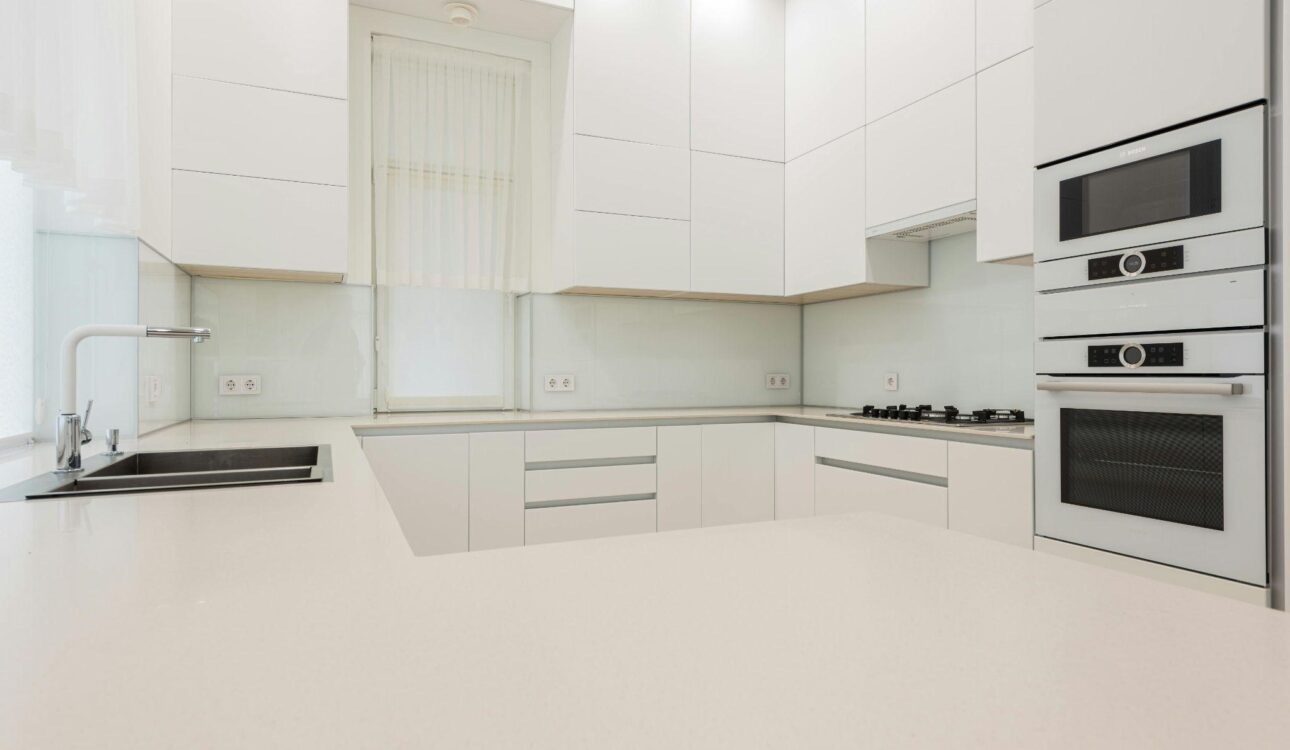White Modular Kitchen Interiors